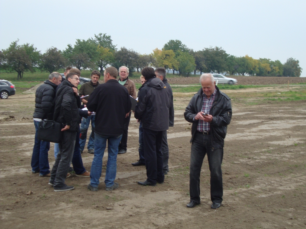 Erdarbeiten Sportplatz Neu 027